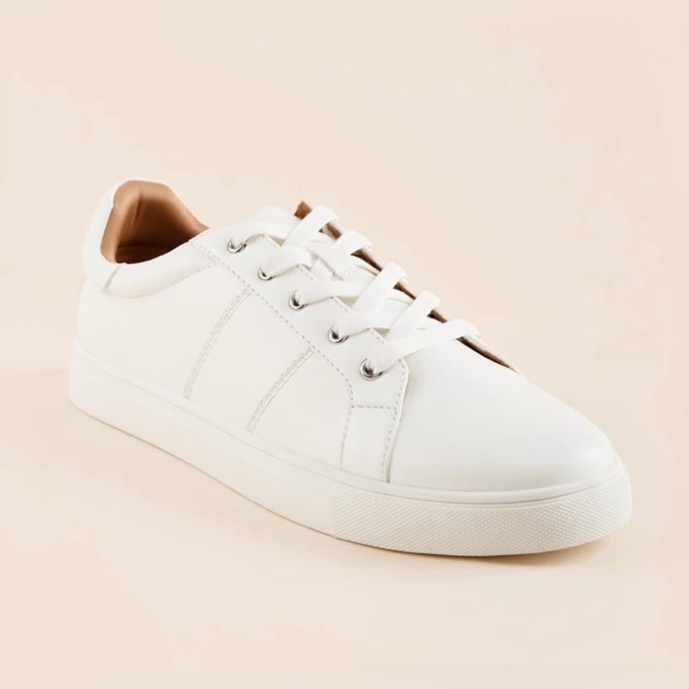 Dolce Vita Austerly white sneakers